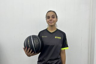 Catia Nicolau, joueuse et arbitre de basket